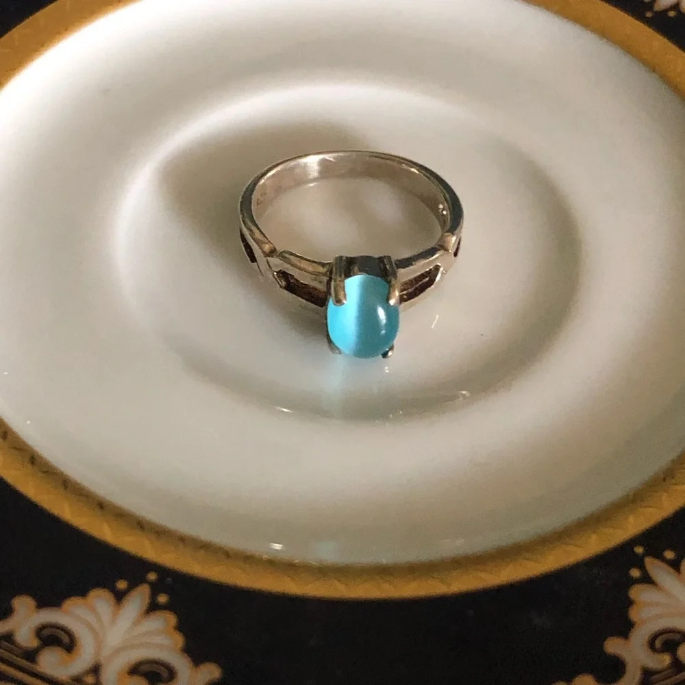 Vintage Blue Cats-Eye Sterling Silver Ring